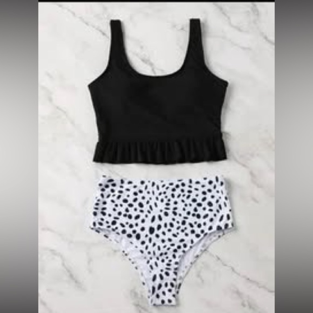 SHEIN Black Ruffle Bikini Top and White and Black Print Bottoms
